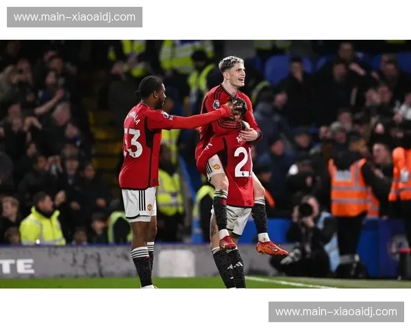 英超积分榜中游拥挤 第五至第十四仅差四分
